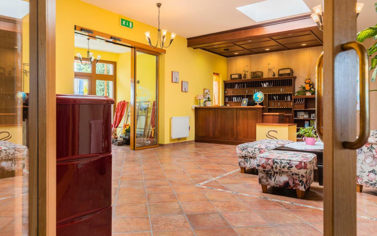 Hotel Garni Steinfeld Винер-Нойштадт Экстерьер фото